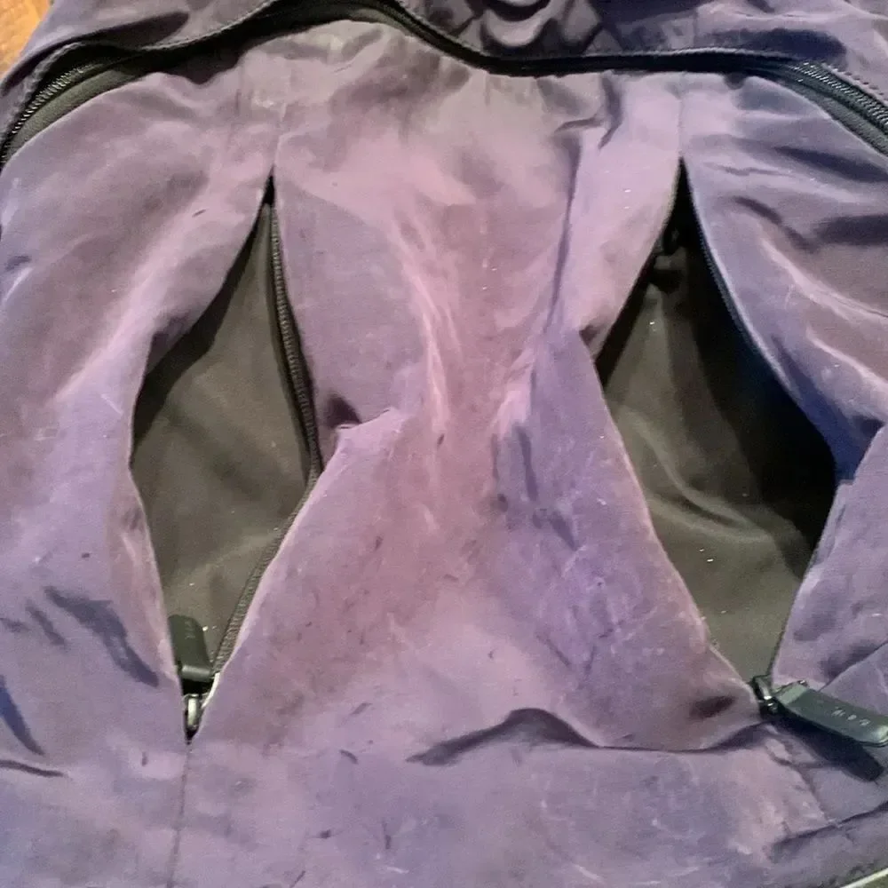 Tumi Virtue Courage Laptop Computer Backpack Navy/Black Leather Trim – Used